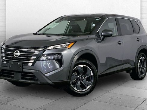 Used 2025 Nissan Rogue SV AWD/4WD image 14