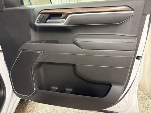 Used 2025 GMC Sierra 1500 Elevation image 23