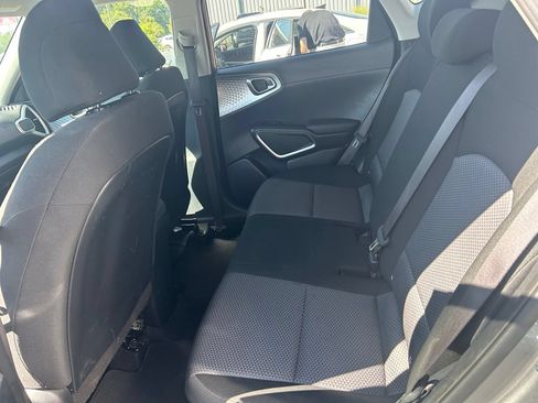 Used 2024 Kia Soul LX w/ Option Group 015 FWD image 8