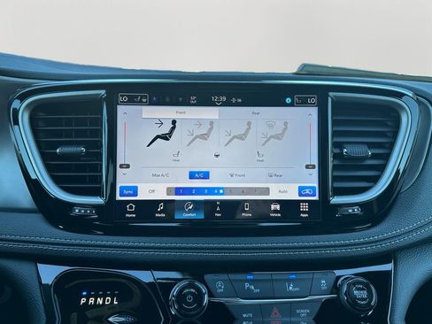 New 2026 Chrysler Pacifica Select image 22