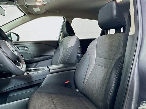 Used 2023 Nissan Rogue SV image 11