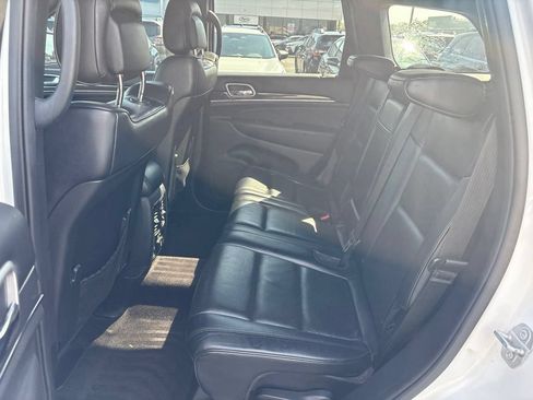 Used 2018 Jeep Grand Cherokee Overland AWD/4WD image 11