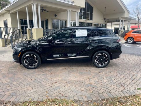 Used 2025 Kia Sportage SX image 2