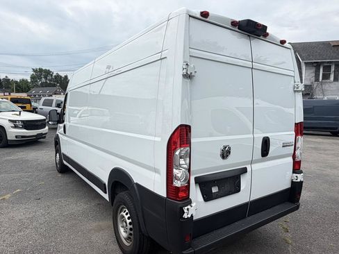Used 2024 RAM ProMaster 2500 w/ Convenience Group FWD image 5