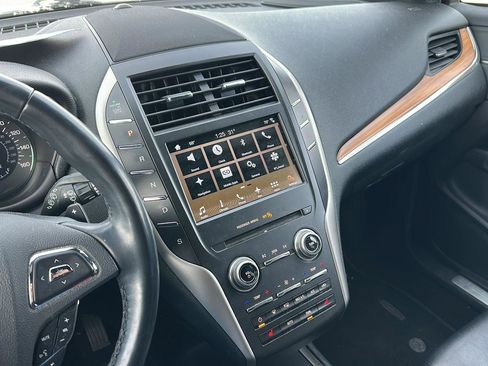 Used 2017 Lincoln MKC Select w/ Select Plus Package image 17