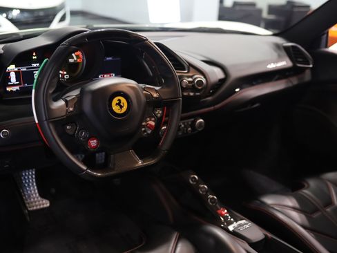 Used 2016 Ferrari 488 GTB RWD image 31
