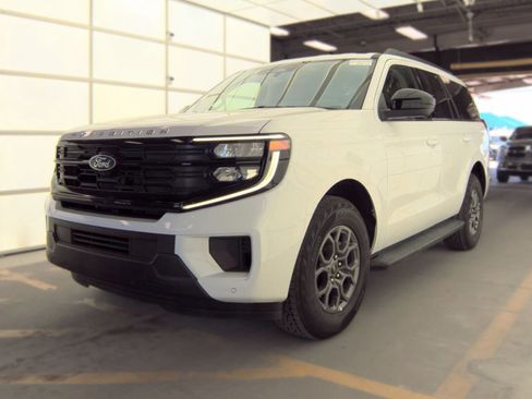 Used 2025 Ford Expedition Active RWD image 1