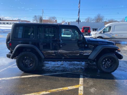 Used 2025 Jeep Wrangler Willys image 5