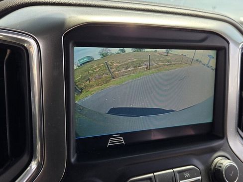 Used 2019 Chevrolet Silverado 1500 LT w/ Convenience Package image 21