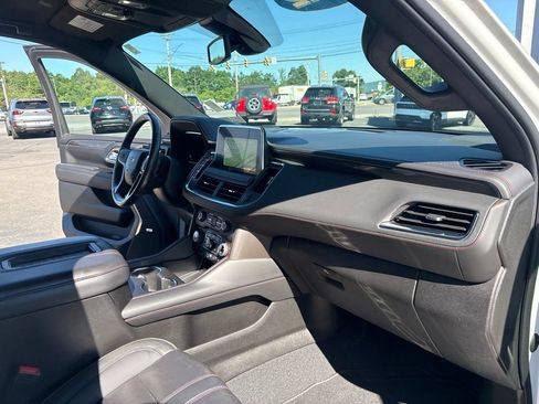 Used 2022 Chevrolet Tahoe RST w/ Sport Performance Package AWD/4WD image 32