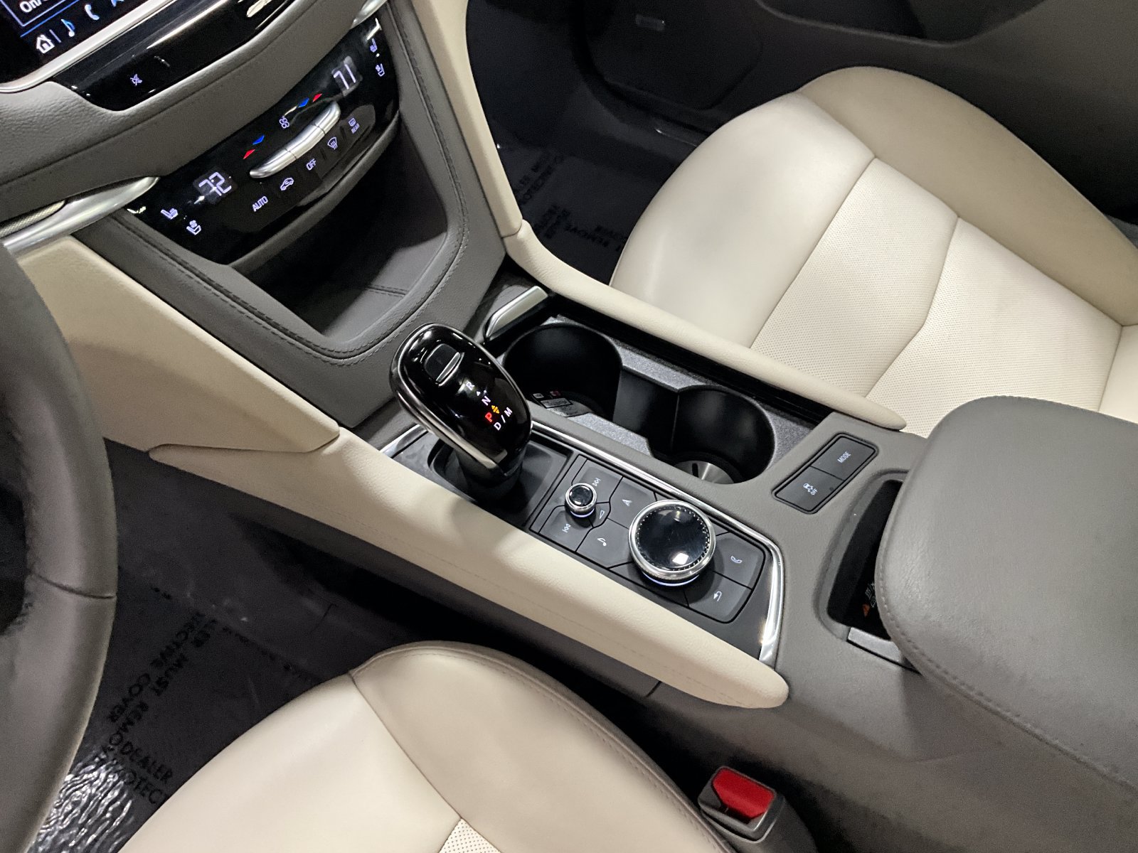 Used 2023 Cadillac XT5 Premium Luxury w/ Technology Package AWD/4WD image 18