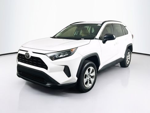 Used 2020 Toyota RAV4 LE FWD image 7