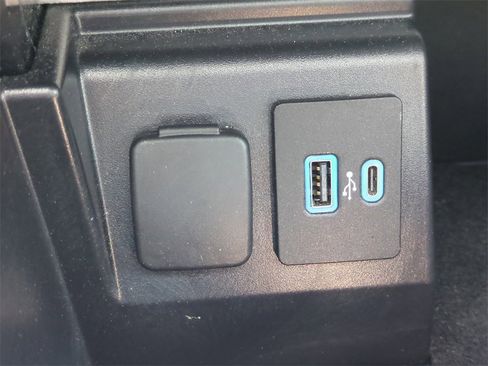 Used 2022 Ford Explorer Platinum w/ Equipment Group 601A image 25