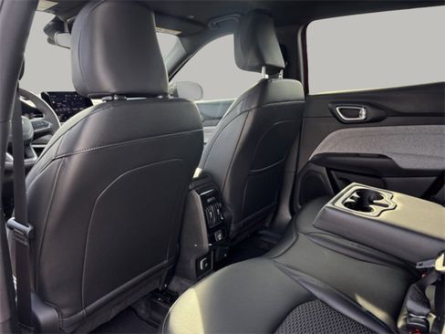 New 2026 Jeep Compass Latitude image 21