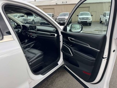 Used 2021 Kia Telluride S image 16