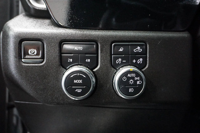 Used 2025 GMC Sierra 1500 SLT AWD/4WD image 8