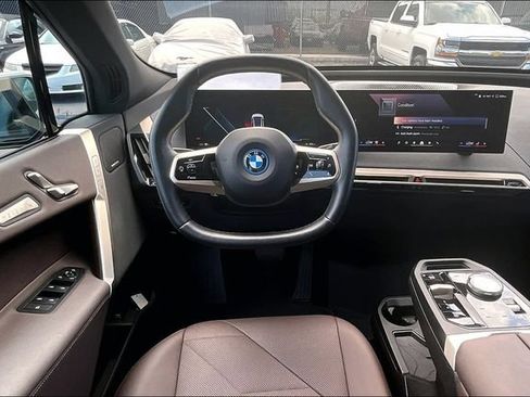 Used 2024 BMW iX xDrive50 w/ Premium Package AWD/4WD image 5