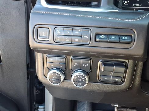 Used 2023 GMC Yukon Denali Ultimate image 23