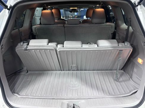 Used 2019 Toyota Highlander XLE image 13