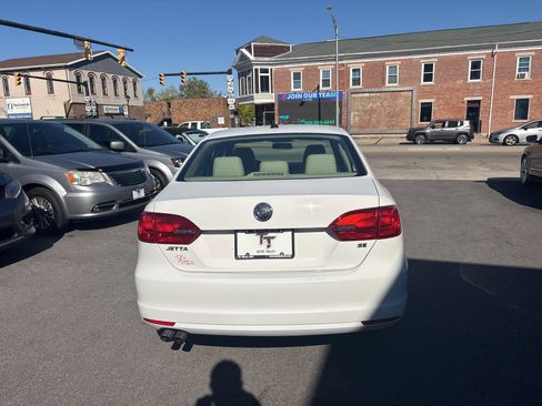 Used 2014 Volkswagen Jetta SE image 4