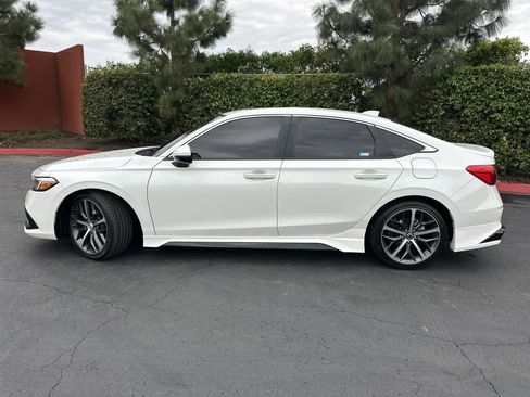 Used 2023 Honda Civic Touring image 3