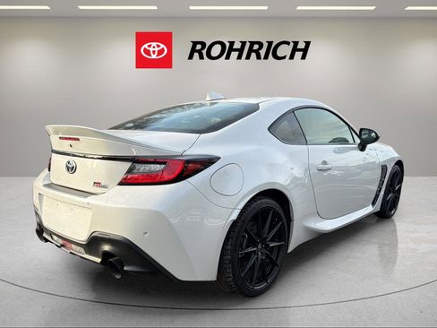Used 2024 Toyota GR86 Premium image 6