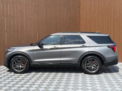 Used 2025 Ford Explorer ST-Line w/ Premium Package RWD image 16