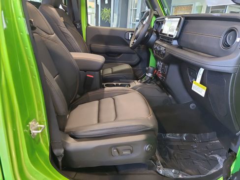 New 2025 Jeep Wrangler Unlimited Rubicon 392 image 22