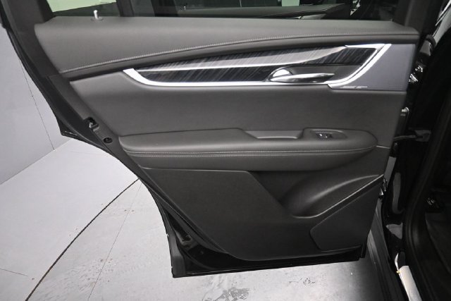 Used 2025 Cadillac XT6 Premium Luxury w/ Technology Package AWD/4WD image 23