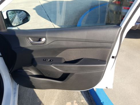 Used 2022 Hyundai Accent SE image 16