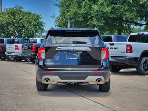 Used 2022 Ford Explorer Limited w/ Equipment Group 301A RWD image 6
