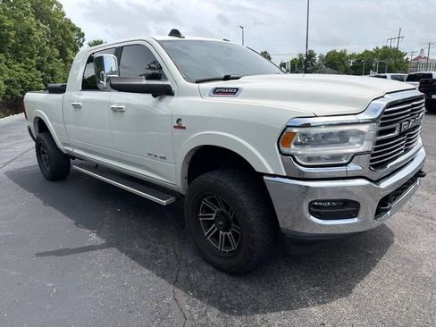 Used 2022 RAM 2500 Laramie AWD/4WD image 2