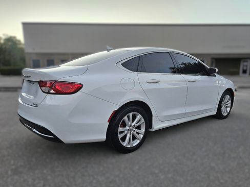 Used 2016 Chrysler 200 Limited image 5