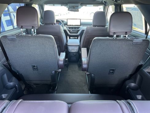 New 2026 Ford Explorer Platinum image 10