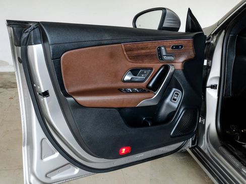 Used 2020 Mercedes-Benz CLA 250 image 44