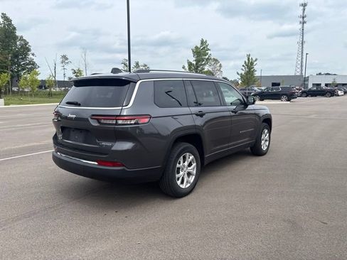 Used 2023 Jeep Grand Cherokee L Limited AWD/4WD image 5