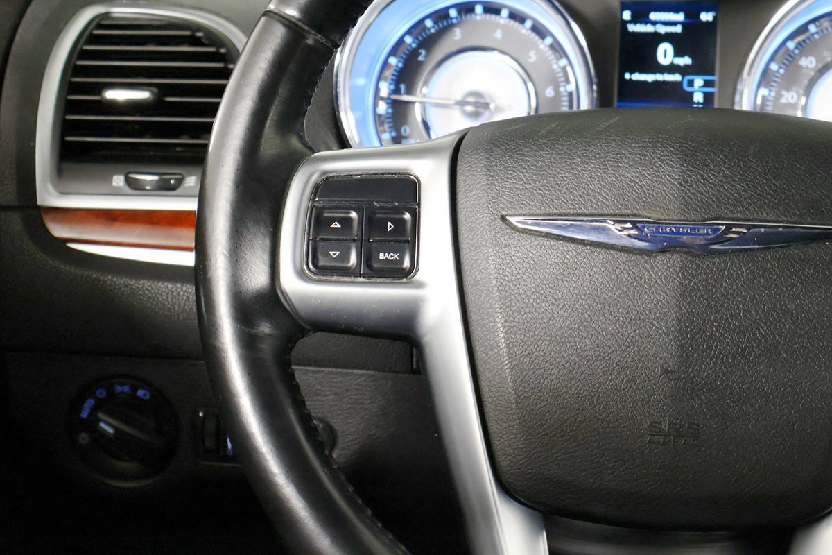 Used 2012 Chrysler 300 RWD image 25