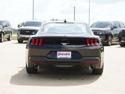 Used 2026 Ford Mustang Premium RWD image 8