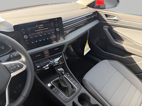 New 2026 Volkswagen Jetta SE FWD image 16