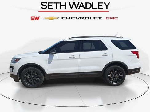 Used 2018 Ford Explorer XLT w/ Equipment Group 202A AWD/4WD image 4