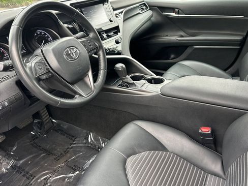 Used 2024 Toyota Camry SE FWD image 9