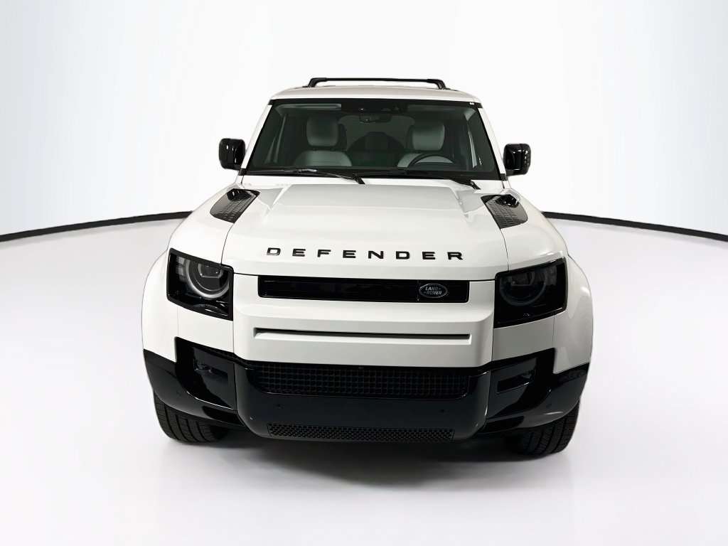 Used 2026 Land Rover Defender 110 X-Dynamic SE AWD/4WD image 2