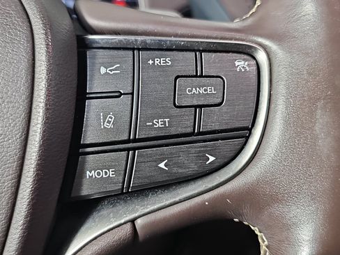 Used 2020 Lexus LS 500 AWD w/ Accessory Package (Z2) image 18