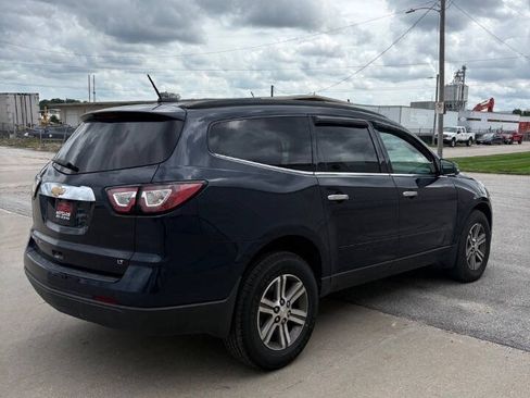 Used 2017 Chevrolet Traverse LT AWD/4WD image 5
