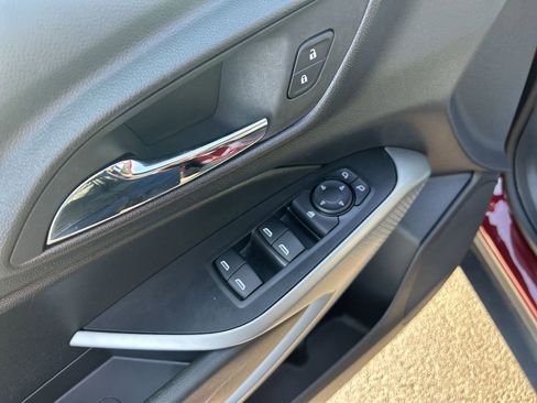 Used 2025 Chevrolet Trax LS image 19