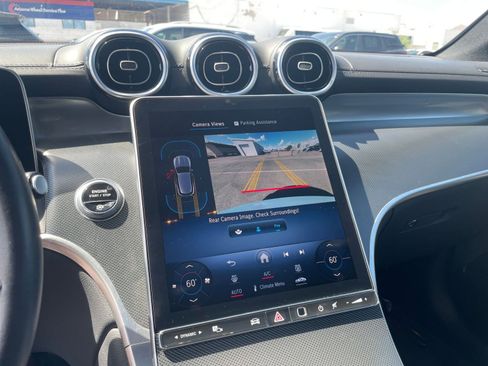 Used 2024 Mercedes-Benz GLC 300 image 17