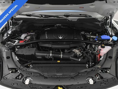 Used 2024 Maserati Grecale GT image 31