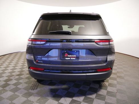 Certified 2024 Jeep Grand Cherokee Altitude AWD/4WD image 6