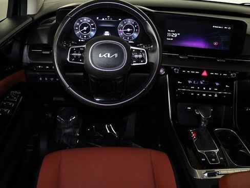 Used 2023 Kia Carnival SX image 3
