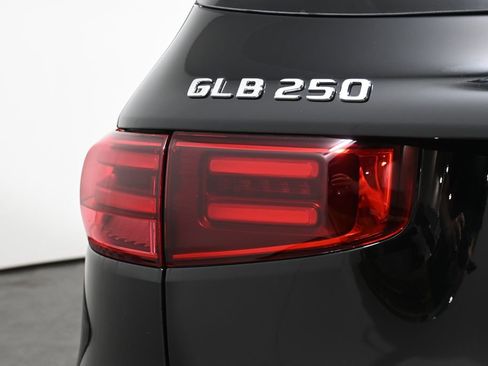 Certified 2026 Mercedes-Benz GLB 250 4MATIC image 12
